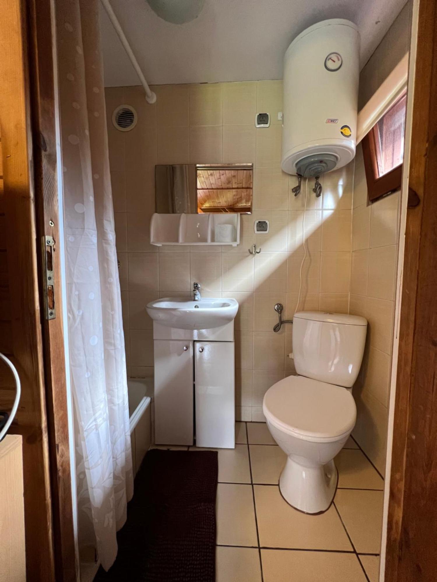 Pokoje I Domki Nadmorskie - Bajkowa Mierzeja Stegna  Extérieur photo
